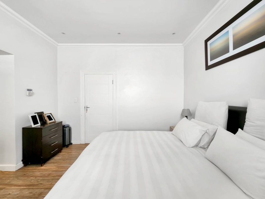 3 Bedroom Property for Sale in Sea Point Western Cape